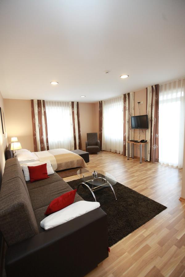 بيزوفاتس Hotel Petrijevci المظهر الخارجي الصورة
