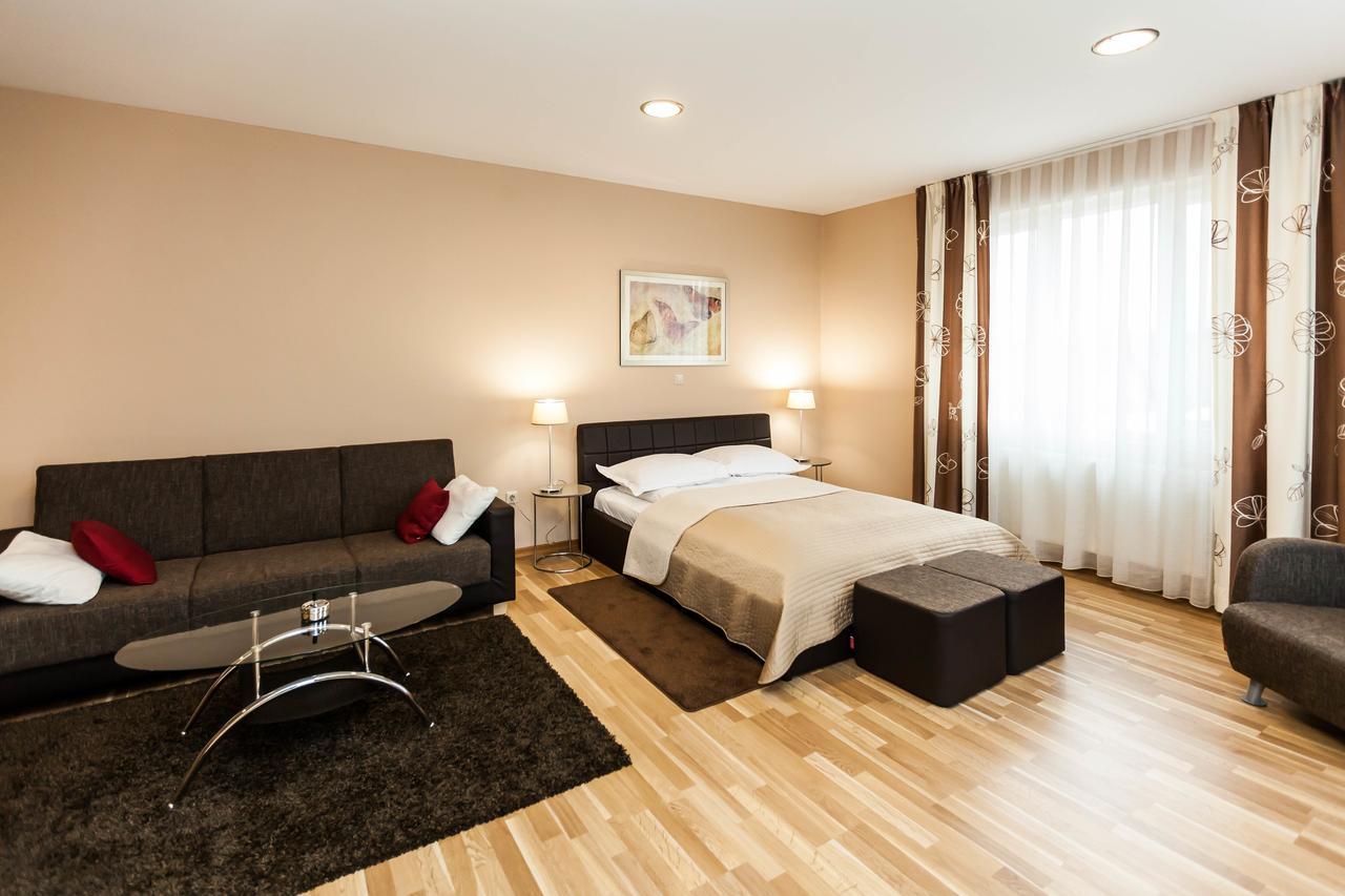 بيزوفاتس Hotel Petrijevci الغرفة الصورة
